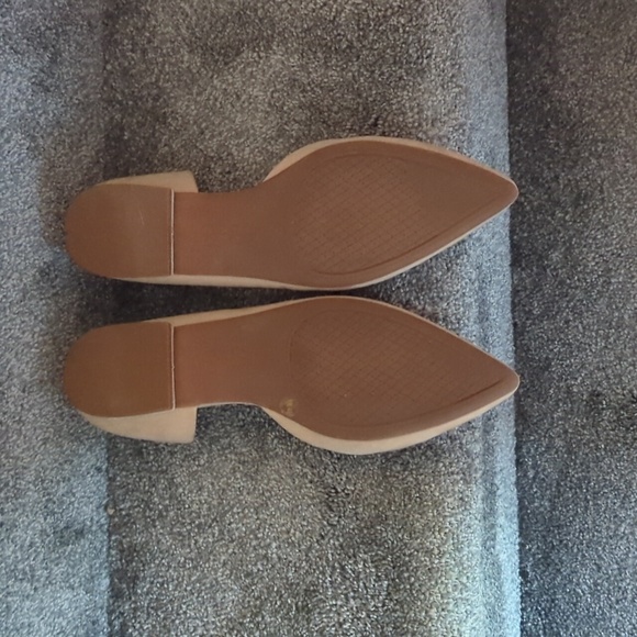 Jessica Simpson's flats - Picture 4 of 7